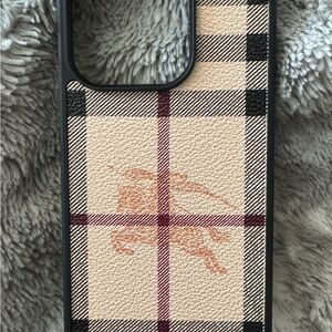 NEW. iPhone 15 pro Case